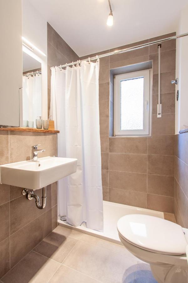 Modern & Spacious Apartment For Up To 8 Persons Würzburg Esterno foto