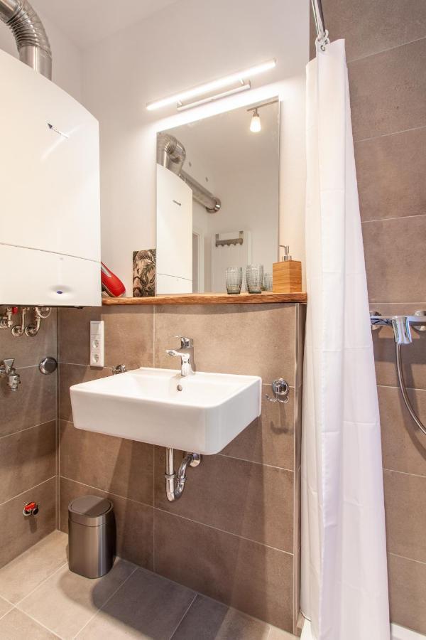 Modern & Spacious Apartment For Up To 8 Persons Würzburg Esterno foto