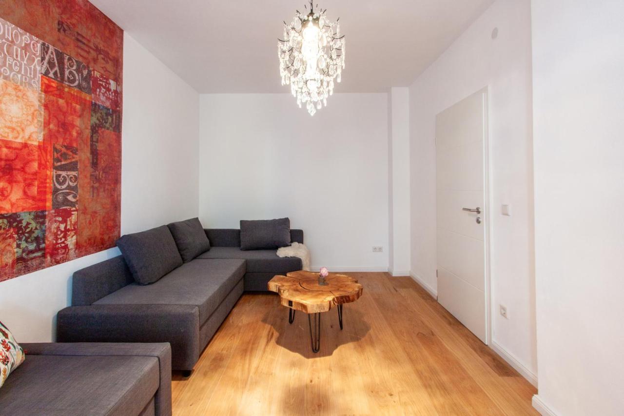 Modern & Spacious Apartment For Up To 8 Persons Würzburg Esterno foto